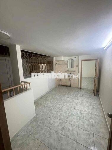 QUẬN 5  - CHUNG CƯ NGUYỄN TRI PHƯƠNG - CÓ GÁC - THANG BỘ - SÁT BỆNH V