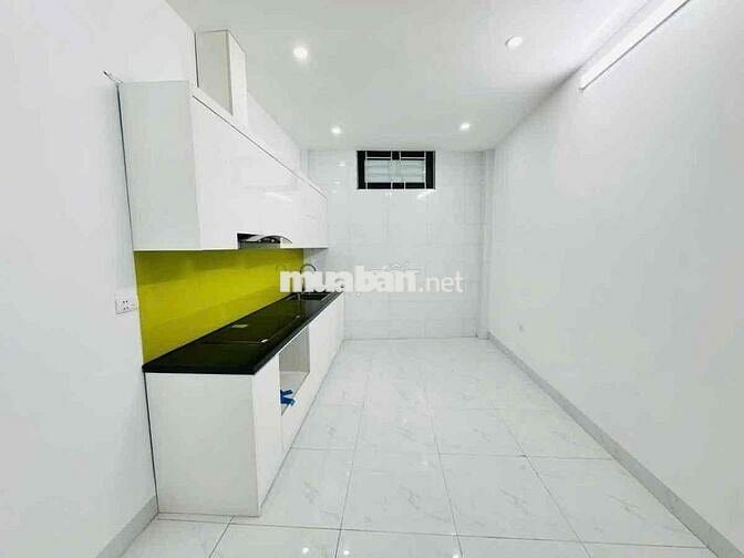 Nhà Mới Tây Hồ 40m2 - 6 Tầng Thang Máy - Ô Tô - Ngõ Thông - Giá 10 Tỷ