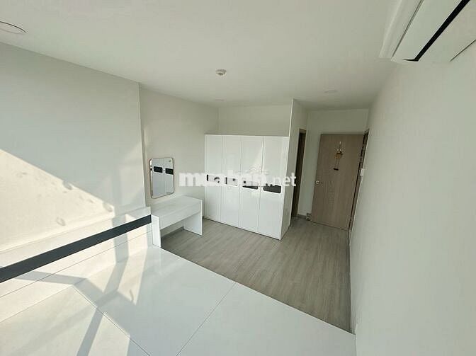 Bán căn hộ 80m2 view sông, có sổ hồng, tại phường Xóm Chiếu