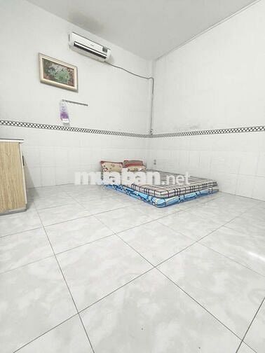 PHÒNG TRỌ MỚI XÂY SẴN MÁY LẠNH GẦN BV HÓC MÔN