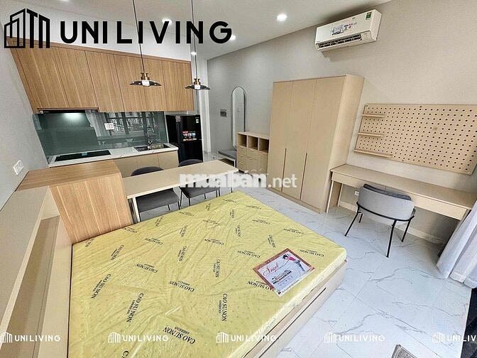 Siêu Phẩm Ban Công Mới Xây Ngay Cầu Bông Giáp Quận 1