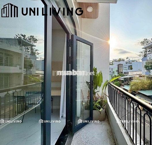 Siêu Phẩm Ban Công Mới Xây Ngay Cầu Bông Giáp Quận 1