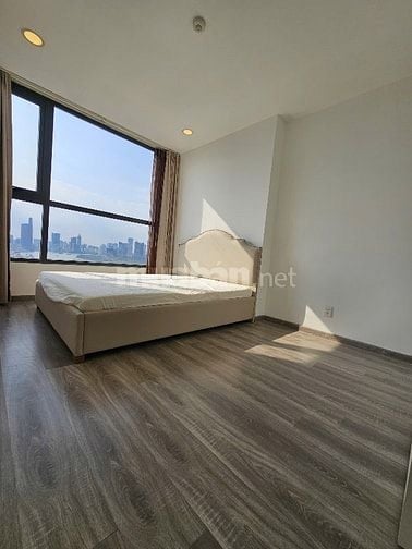Bán căn hộ 80m2 có sổ hồng, Chung cư Riva Park Quận 4