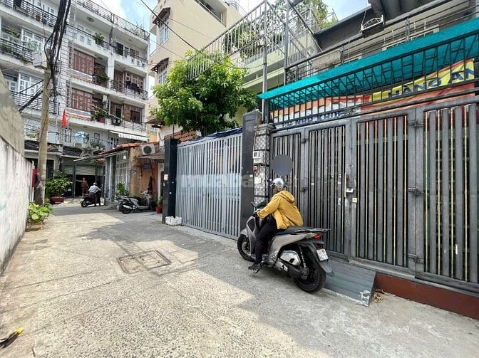 Nhà Song Hành, Hẻm xe hơi đậu cửa, 2 tầng 52m2, chỉ 5tỷ nhẹ