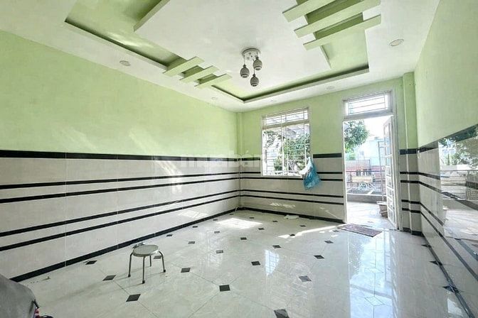 Nhà Song Hành, Hẻm xe hơi đậu cửa, 2 tầng 52m2, chỉ 5tỷ nhẹ
