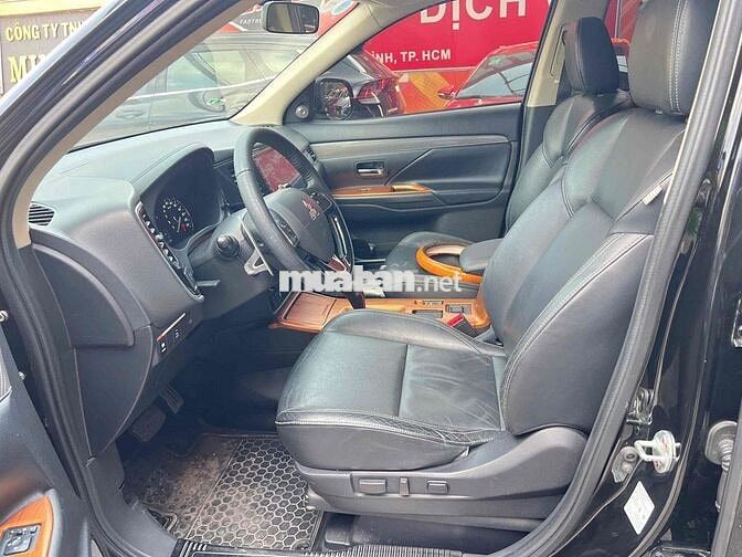 Mitsubishi Outlander Premium 2021 xe đẹp không lỗi