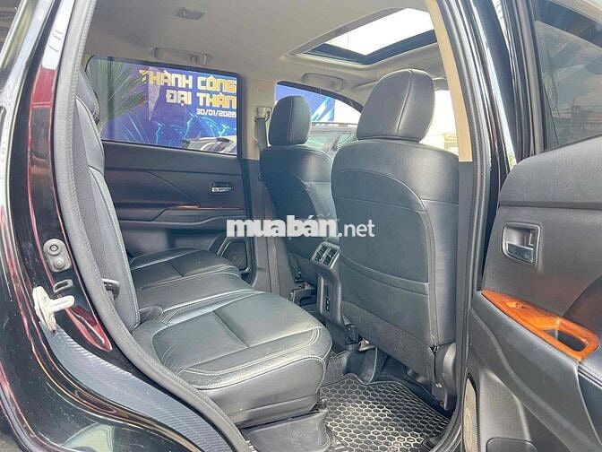 Mitsubishi Outlander Premium 2021 xe đẹp không lỗi