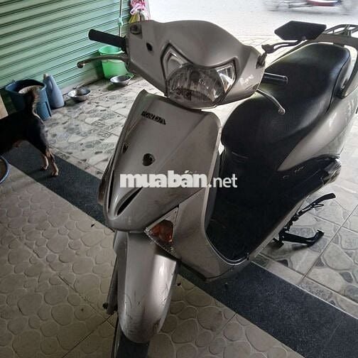 Honda SCR màu Bạc