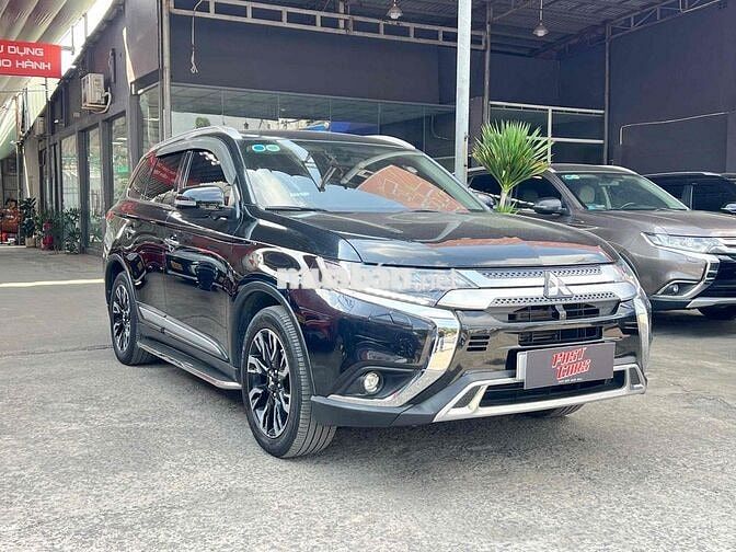 Mitsubishi Outlander Premium 2021 xe đẹp không lỗi