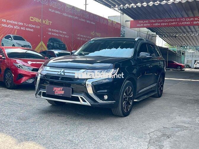 Mitsubishi Outlander Premium 2021 xe đẹp không lỗi