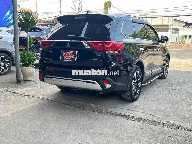 Mitsubishi Outlander Premium 2021 xe đẹp không lỗi