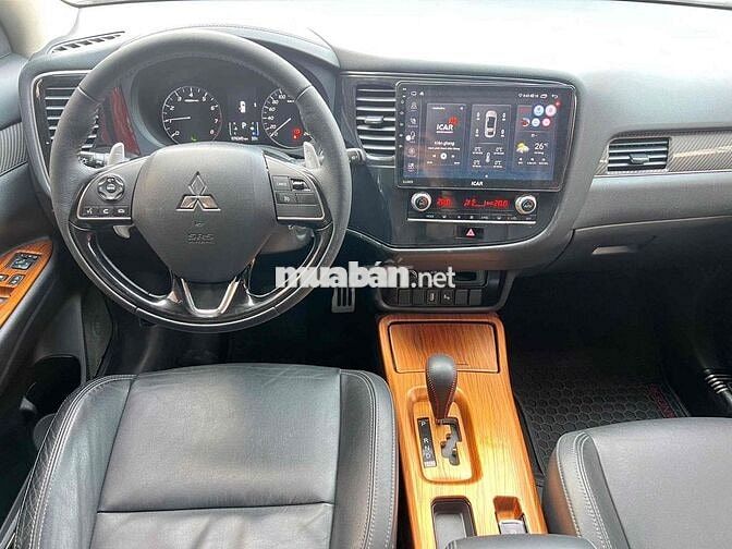 Mitsubishi Outlander Premium 2021 xe đẹp không lỗi