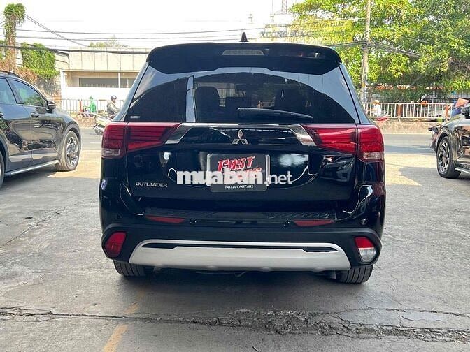 Mitsubishi Outlander Premium 2021 xe đẹp không lỗi