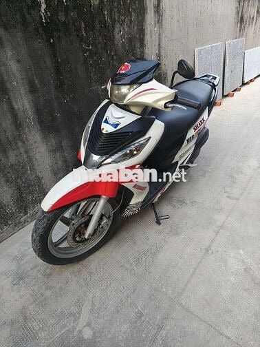 SYM Shark Trắng đỏ đen
