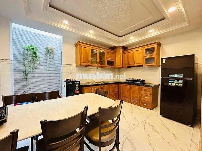 NHÀ 5PN ĐƯỜNG 8M VỈA HÈ CÓ NỘI THẤT TX25 GIÁ 15 TRIỆU TL