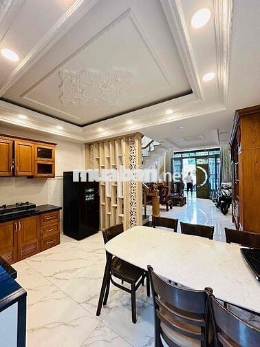 NHÀ 5PN ĐƯỜNG 8M VỈA HÈ CÓ NỘI THẤT TX25 GIÁ 15 TRIỆU TL