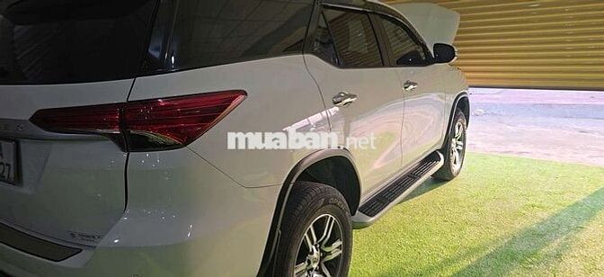 Toyota Fortuner 7 chỗ Trắng