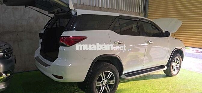 Toyota Fortuner 7 chỗ Trắng