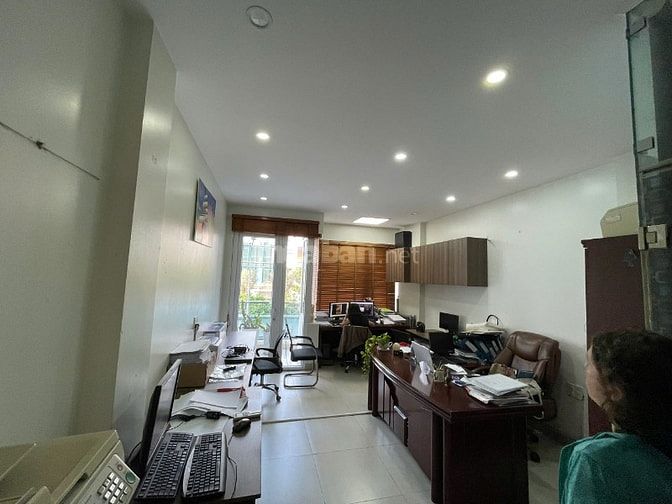 Cho thuê nhà nguyên căn có hầm phường An Phú, quận 2, ngay công viên