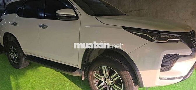 Toyota Fortuner 7 chỗ Trắng