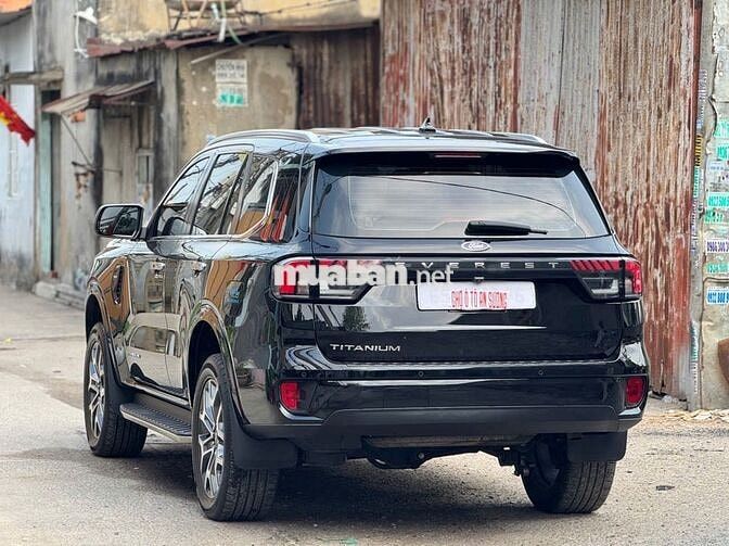 Ford Everest 2022 Titanium 1 Cầu Đen