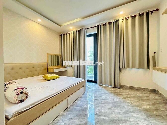 NHÀ 5PN ĐƯỜNG 8M VỈA HÈ CÓ NỘI THẤT TX25 GIÁ 15 TRIỆU TL