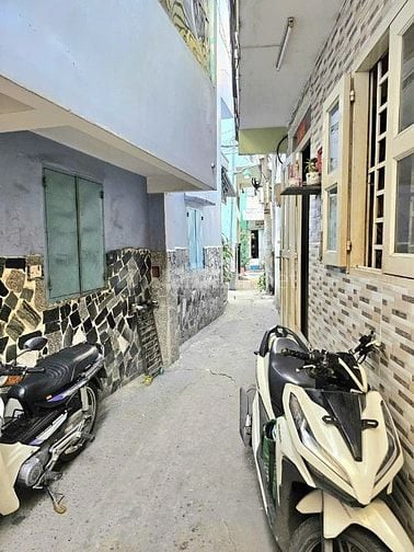 Nhà 1 trệt, 1lầu, Hẻm 372 Tùng Thiện Vương, P13, Q8. N2,8m/NH x D9,22m