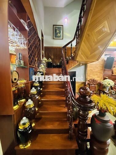 🔥 SIÊU PHẨM 5 TẦNG FULL GỖ LIM – SÁT MT LÊ VĂN KHƯƠNG – VIEW CÔNG VIÊN