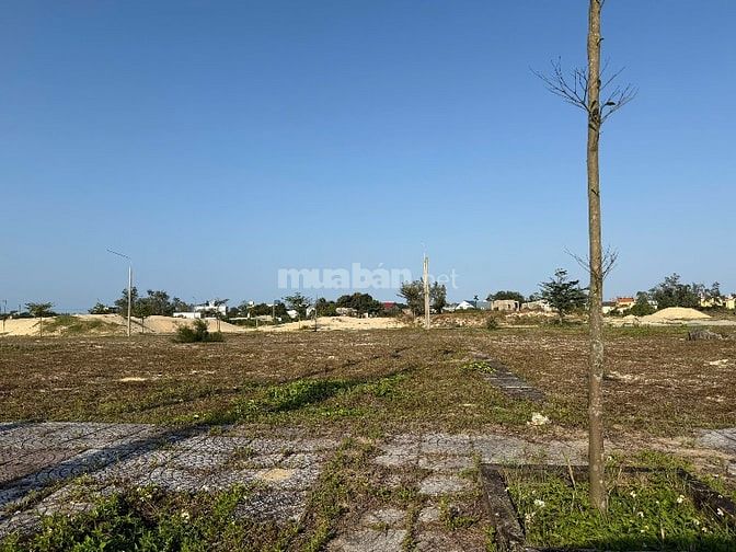Đất đối diện view sông - gần biển - cách chợ 200m