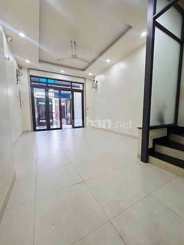CHO THUÊ NHÀ MT NGUYỄN SƠN, P.P.T.HÒA, Q.TP 25TR