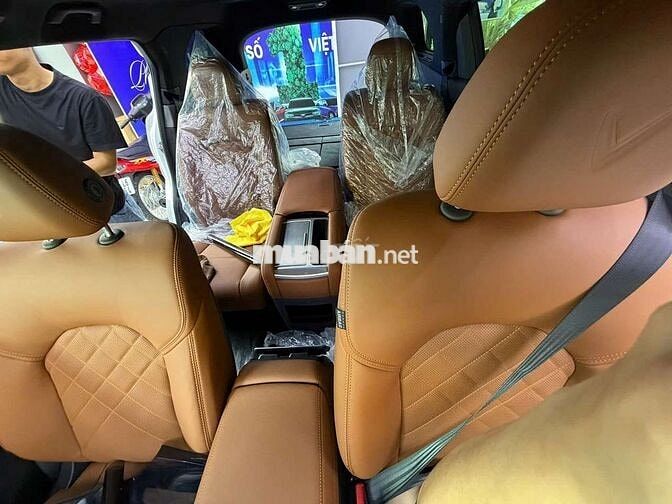 VinFast VF9 Plus trần kính 6 chỗ (có thương lượng)