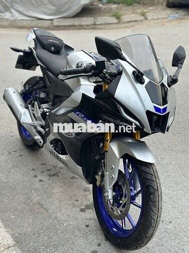Yamaha R15 màu Bạc