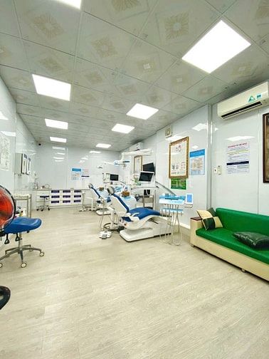 Mặt tiền Dương Quảng Hàm, 3 tầng có Hầm, thu nhập 37tr/tháng, hơn 16tỷ