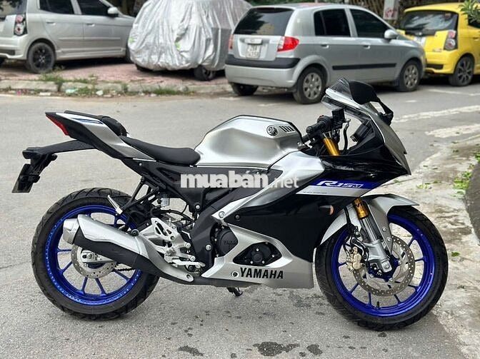 Yamaha R15 màu Bạc