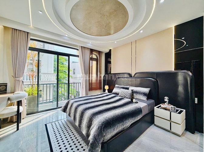 Nhà CÓ THANG MÁY 450kg GARA Ô TÔ, ĐƯỜNG Ô TÔ XE TẢI. KHU CAO CẤP VIP