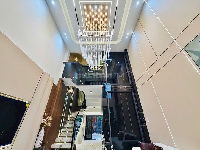 Nhà CÓ THANG MÁY 450kg GARA Ô TÔ, ĐƯỜNG Ô TÔ XE TẢI. KHU CAO CẤP VIP