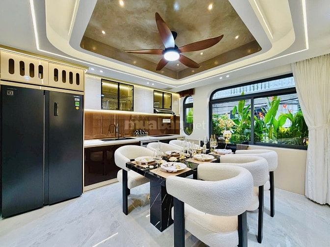 Nhà CÓ THANG MÁY 450kg GARA Ô TÔ, ĐƯỜNG Ô TÔ XE TẢI. KHU CAO CẤP VIP