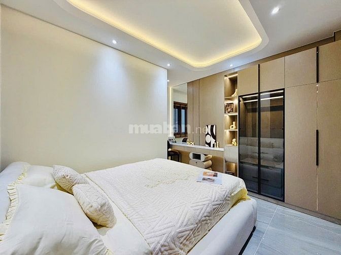 Nhà CÓ THANG MÁY 450kg GARA Ô TÔ, ĐƯỜNG Ô TÔ XE TẢI. KHU CAO CẤP VIP