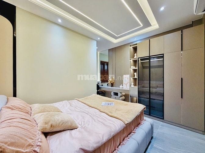 Nhà CÓ THANG MÁY 450kg GARA Ô TÔ, ĐƯỜNG Ô TÔ XE TẢI. KHU CAO CẤP VIP