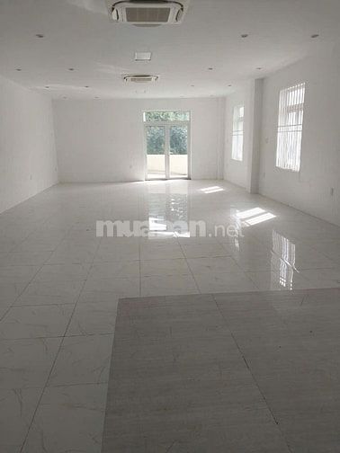 BÁN NHÀ MẶT TIỀN KHU TRUNG TÂM HÀNH CHÍNH DĨ AN
