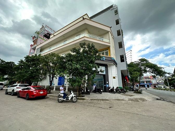 BÁN NHÀ MẶT TIỀN KHU TRUNG TÂM HÀNH CHÍNH DĨ AN