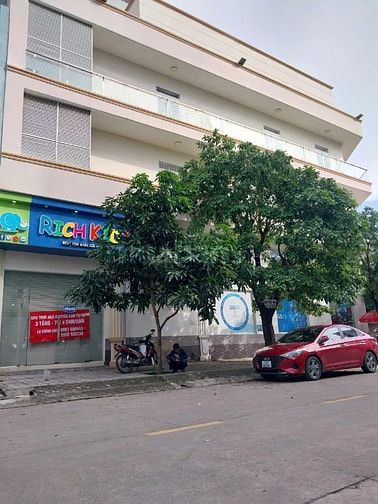 BÁN NHÀ MẶT TIỀN KHU TRUNG TÂM HÀNH CHÍNH DĨ AN