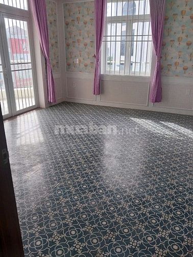 BÁN NHÀ MẶT TIỀN KHU TRUNG TÂM HÀNH CHÍNH DĨ AN