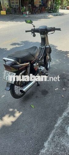 Honda Dream màu Nâu