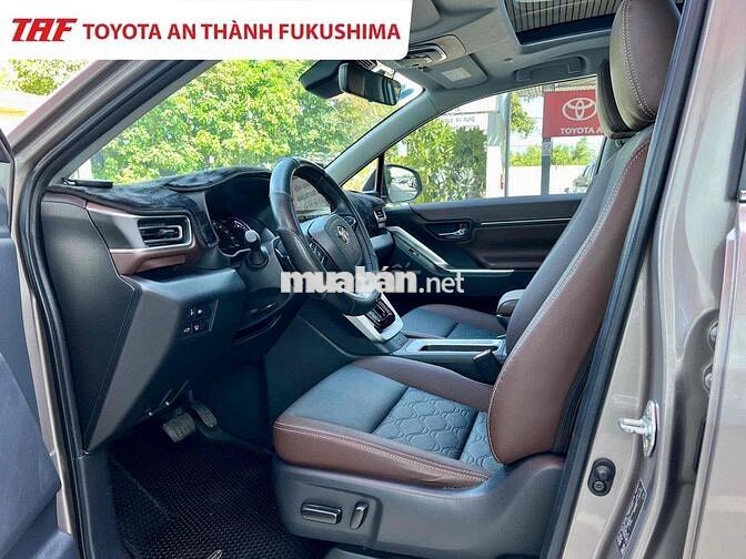 Bán INNOVA CROSS HYBRID 2023 LƯỚT 29.000KM