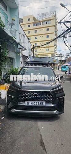 Toyota Veloz Cross Đen