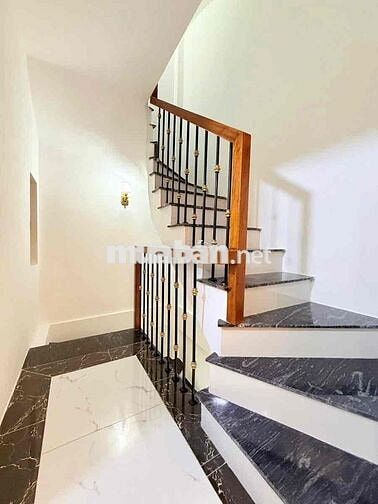 Hiếm Phố Quan Nhân, nhà đẹp ở luôn, KD, oto đỗ cửa, 30m*5 tầng