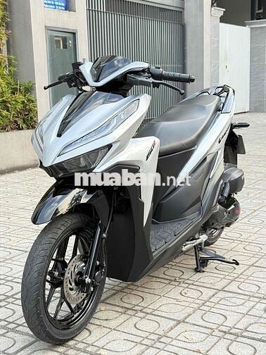 Vario 125 Bạc Smartkey trả trước 15t nhận xe