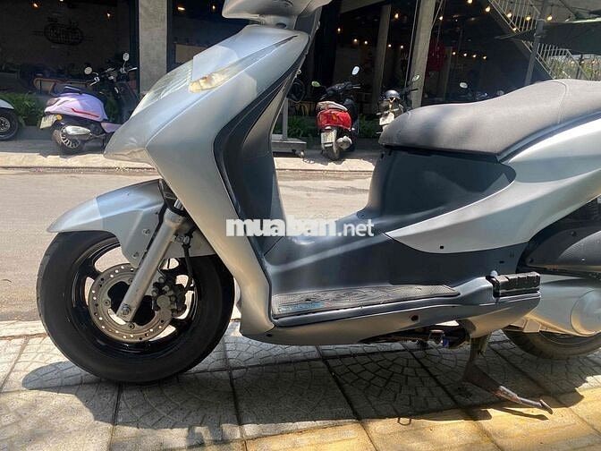Honda Dylan Bạc