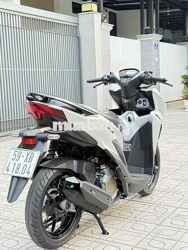 Vario 125 Bạc Smartkey trả trước 15t nhận xe